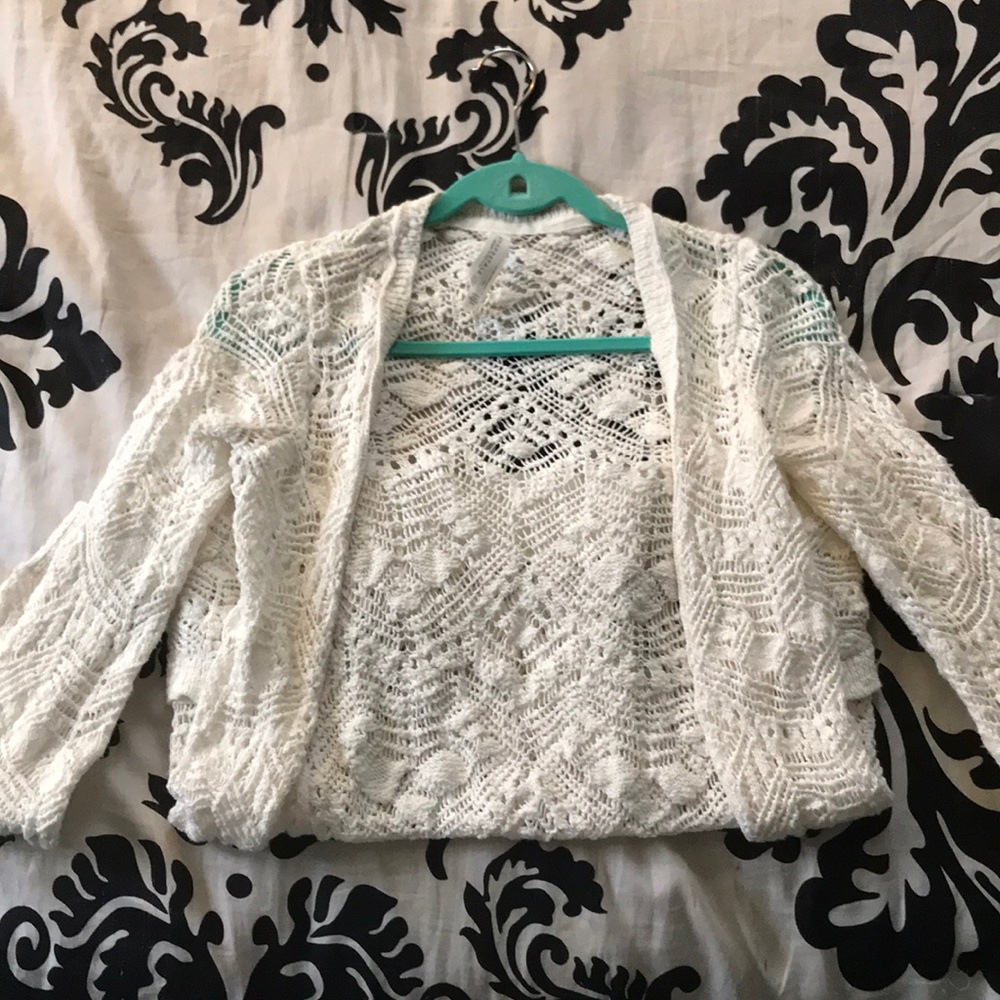 4/15$ WHITE cardigan